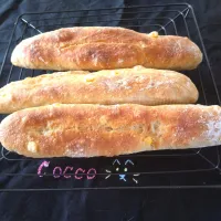 朝日が似合うシリーズ・全粒粉とコーンのバターフィセル✨| cocco+さん