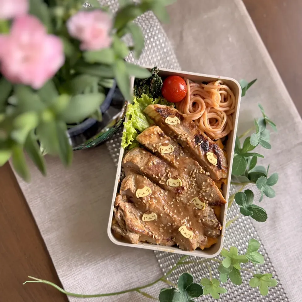 5/15❤︎国産三元豚ロース味噌マヨ漬けのっけ丼弁当🌱

＊ヤオコー国産三元豚厚切りロース
＊自家製味噌マヨ漬け
＊のっけ丼
＊スクランブルエッグ
＊たらこパスタ
＊ほうれん草の胡麻和え|Makinsさん