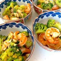 エビ🦐とブロッコリー🥦のアヒージョ|ピンキーさん