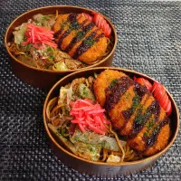 母とムスコのラブラブおソロ♪黒はんぺん入り焼きコロ弁当