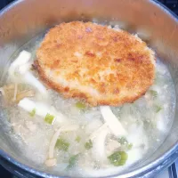 みぞれ仕立てのなめ茸と肉そぼろ入りとろみ付きコロッケうどん|darkbaronさん
