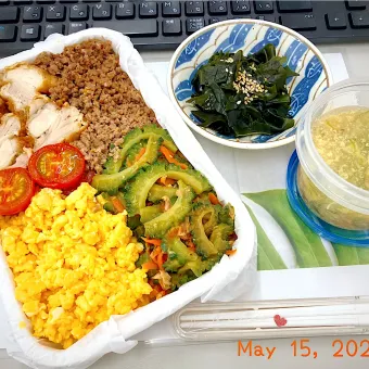 Snapdishの人気料理写真:3色だよね(* ᐕ)？弁当