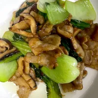 青梗菜🥬と椎茸のオイスター炒め|さっちーさん