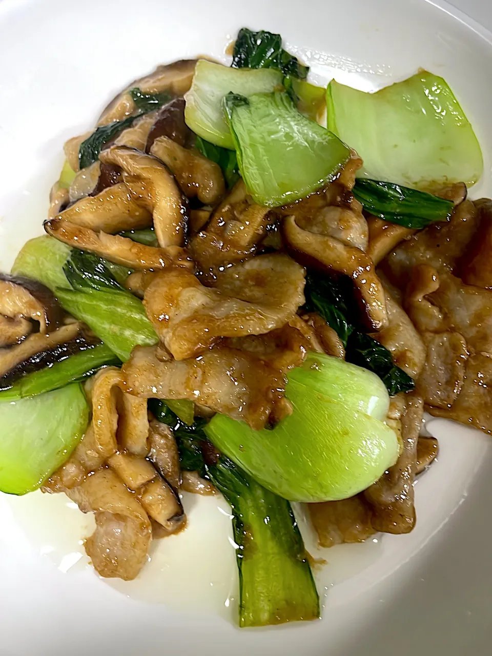 青梗菜🥬と椎茸のオイスター炒め|さっちーさん