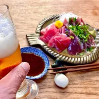 「赤身de晩酌スタート」🍺
お刺身に常備菜と酢の物
豚汁を添えて 晩ごはん💦|ばくあんしゃさん
