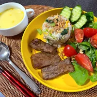 Crabs fried rice, salad, corn soup and Wagyu steak| yeni kartikasariさん