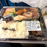 新幹線でランチ😋|すかラインさん