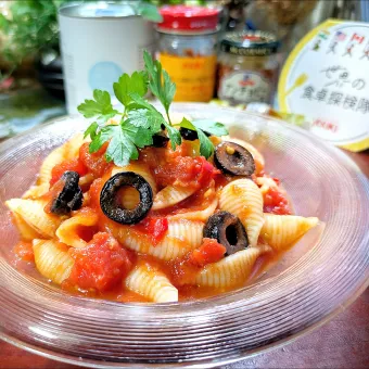 Snapdishの人気料理写真:🌏『世界の食卓探検隊』🇮🇹イタリア料理
【🇮🇹コンキリエのプッタネスカ】