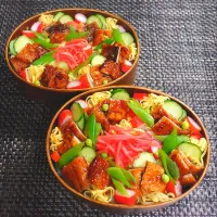 母とムスコのラブラブおソロ♪さんまの蒲焼きちらし寿司弁当|からあげビールさん