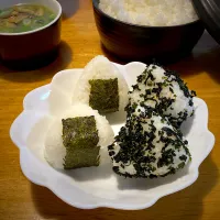 炊飯器のセット間違えて朝ご飯が炊けてなかった😭　夫のおにぎり🍙間に合わず…代わりに私のお昼ご飯おにぎり🍙にします| もえさん