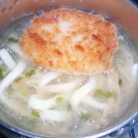 みぞれ仕立てのなめ茸と肉そぼろ入りとろみ付きコロッケうどん|darkbaronさん