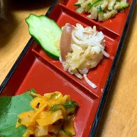 とりあえずクラゲ🪼で3品 クラゲのウニ和え クラゲと大根、ミョウガの和風酢物 クラゲとキュウリの中華酢物 冷蔵庫整理|🐈⸒⸒⸒⸒つるのダンス🐈🐾さん