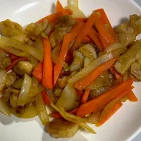 鶏肉と人参玉ねぎの炒め物|ゆうこさん