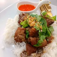 Braised Pork Ribs w/ Soy Sauce on Rice (ข้าวซี่โครงหมูอบ) 🐷🍚🤤|An'leeさん