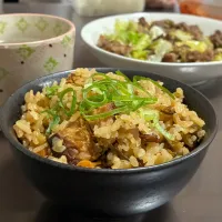 鯖缶で炊き込みご飯|あやめもちもちさん