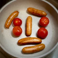 ソーセージと焼きトマト🍅|Noriyuki Saitoさん