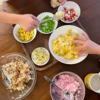 セルフで詰めるカップ寿司のお夕飯🌛for kids|みーぬさん
