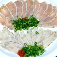 ブリとろと天然真ふくのタタキ 野菜がない💦ブリとろにはゴマとネギともみじおろし ふくはネギともみじおろしだけ|🐈⸒⸒⸒⸒つるのダンス🐈🐾さん