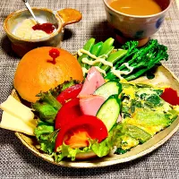 野菜たっぷりバーガー★ワンプレート| まめもにおさん