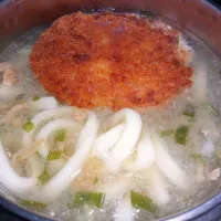 みぞれ仕立てのなめ茸と肉そぼろ入りとろみ付きコロッケうどん|darkbaronさん