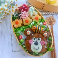 🍀🐻🐝🍀
煮込みハンバーグと豆ごはん弁当|ayano.adshさん
