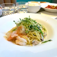 Mushroom spinach shrimp spaghetti with cream sauce|skyblueさん