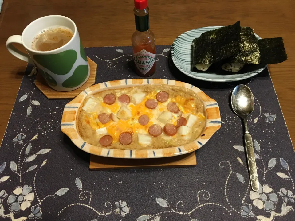 3種チーズ&ウインナー&キャベツのガーリック&ペッパー味オートミール餅グラタン、おにぎり、ホットコーヒー(朝ご飯)

ご馳走様 #朝ご飯|enarinさん
