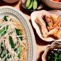 皿うどん／焼き鮭／もずく酢／きゅうりの浅漬け／サラダ〜手作り玉ねぎドレッシング〜／冷凍してたミネストローネ|チョコさん
