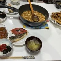 晩御飯☆麻婆豆腐☆フライドポテト☆塩鯖☆すまし汁（白菜・新玉）|Saharaさん