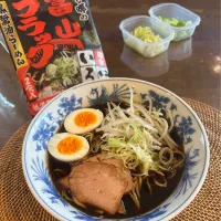富山ブラックラーメン|らぴすらずり(らぴ)さん