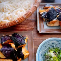 休日のお昼☀︎ナス揚げと素麺|akiさん