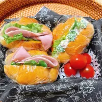 ブロッコリーとツナマヨとハムのバターロールサンド|みゅうれおさん