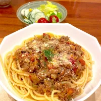 ミートソースパスタ　サラダ|とゆあさん