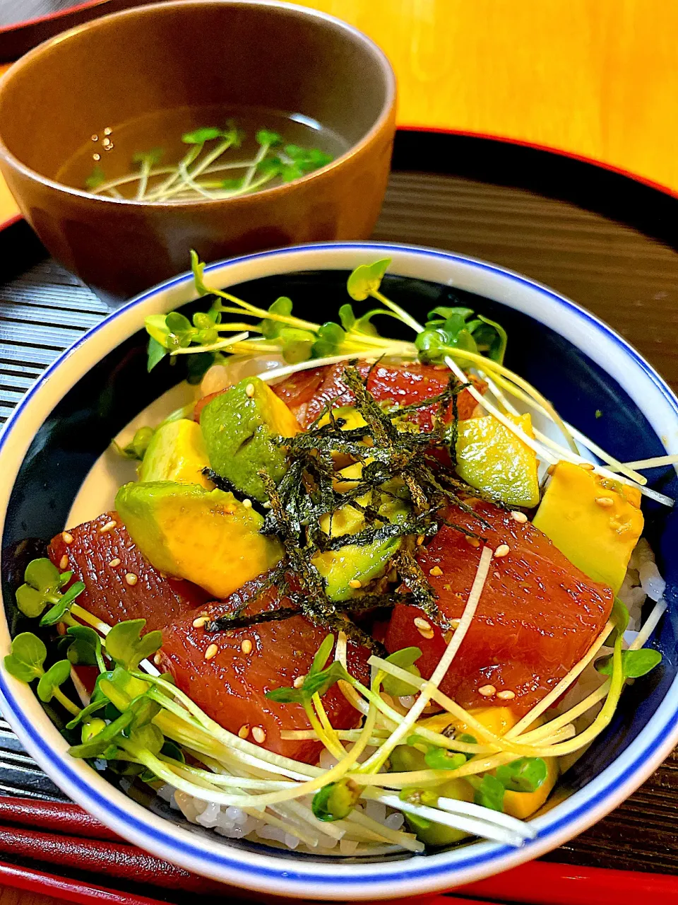 マグロとアボカドのポキ丼|Mikaさん