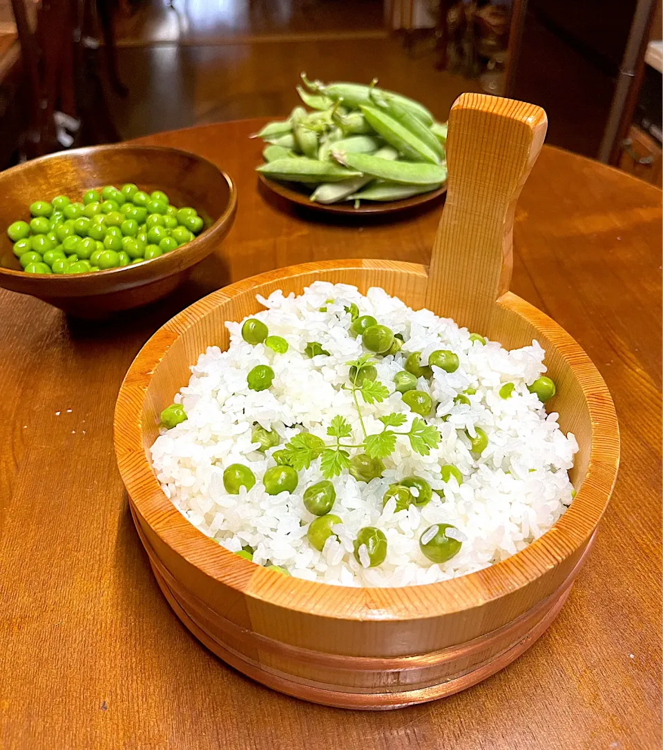 収穫したてのグリーンピースdeグリーンピースご飯🌿|henryさん