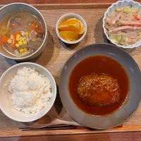 夜ご飯(煮込みハンバーグ、春雨サラダ、野菜スープ、オレンジ)|cocomikaさん