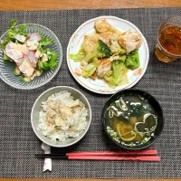 鶏ももと筍の炊き込みご飯、鶏胸肉と野菜のポン酢ソテー、わさび菜とラディッシュのサラダ、お味噌汁|柚子きりかさん