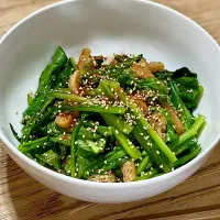 「青菜の梅コンブ炒め」
出汁巻き玉子、茄子の揚げ浸し
豆腐の味噌汁を添えて 朝ごはん💦|ばくあんしゃさん