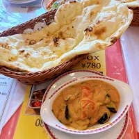ナスとトマトのカレーとナン|ちゃみこさん
