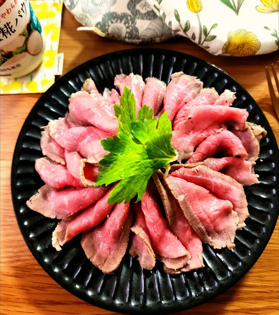 いつものローストビーフ🐮マルコメ塩麹パウダーで|ナオミさん