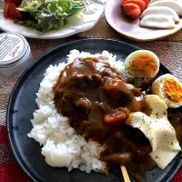 ビーフカレーの食卓🍛🥄|Tina Tomoko😋さん