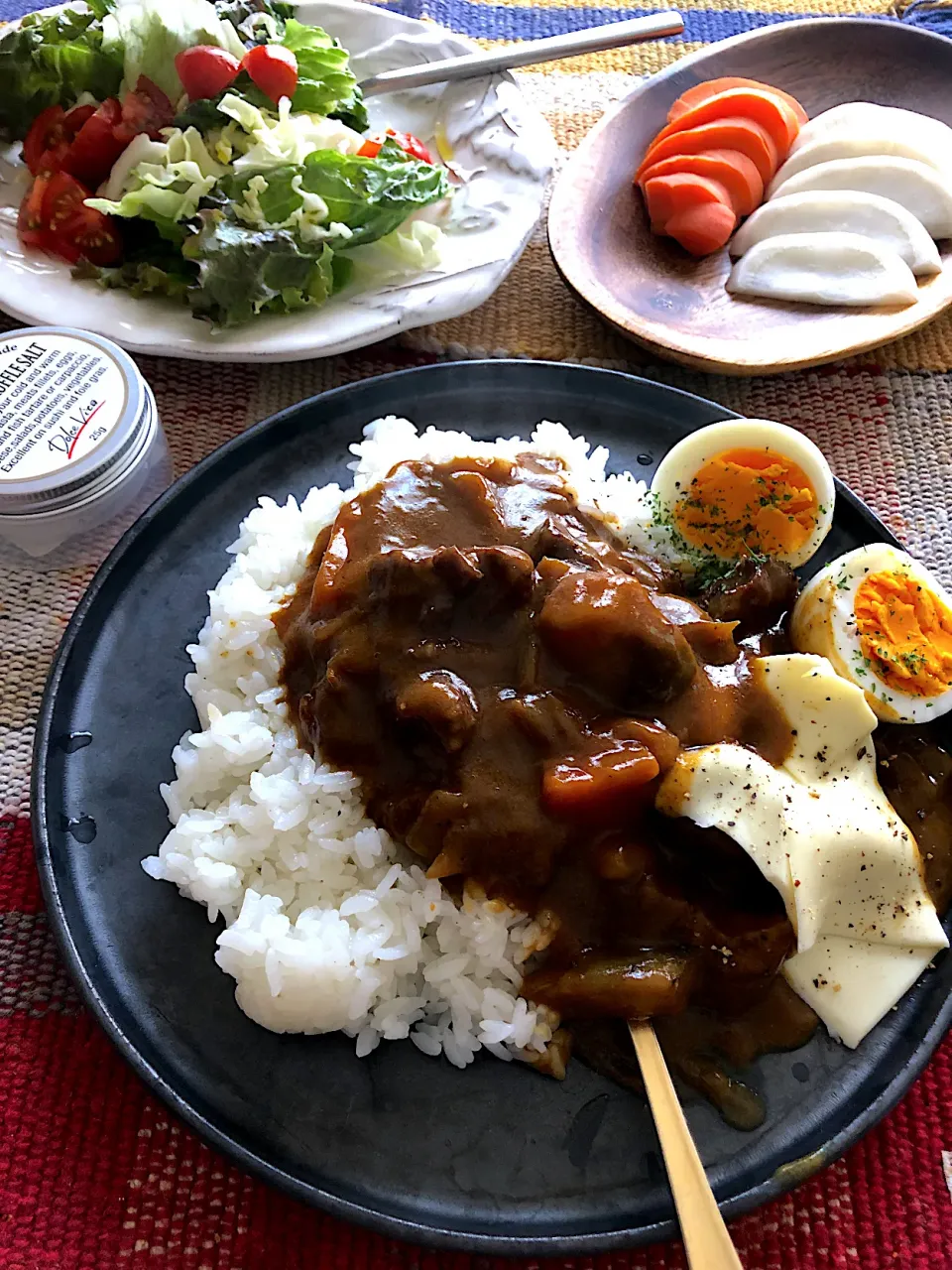 ビーフカレーの食卓🍛🥄|Tina Tomoko😋さん