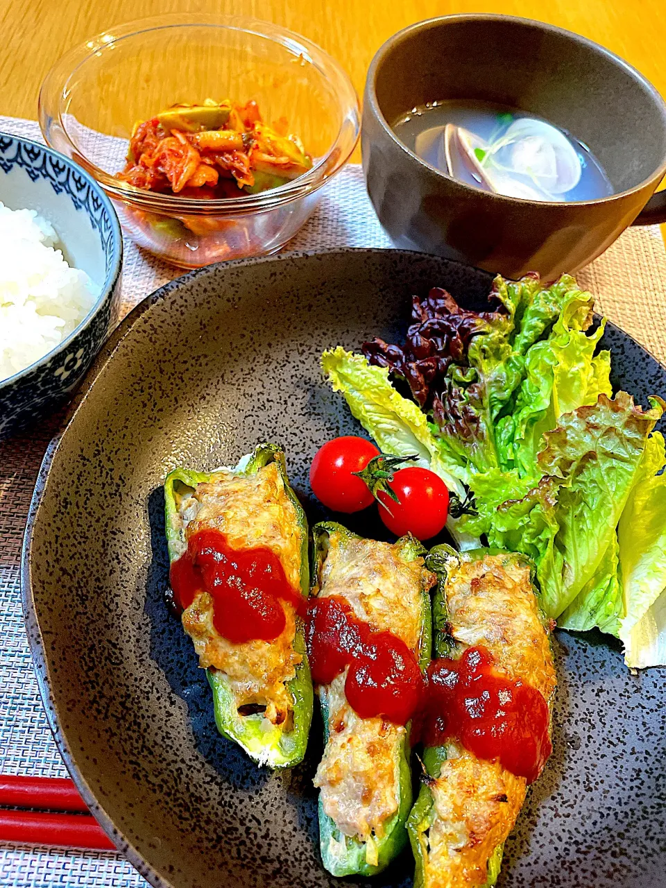 ピーマンの肉詰めで晩御飯|Mikaさん