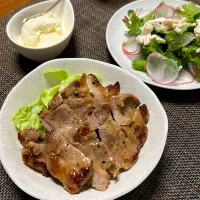 豚ロースの塩ダレ丼、鶏ハムのせサラダ、レアチーズケーキ|柚子きりかさん