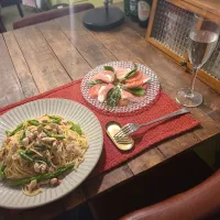 鶏胸肉とアスパラのペペロンチーノ&バジルと生ハムのカプレーゼ|KEITAさん