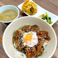 味噌と蜂蜜で鰹のユッケ丼| ゆりちさん