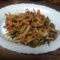 ごぼうとにんじんのきんぴらにいんげん、ツナ、ぶなしめじを入れてみました|にんにくと唐辛子が特に好き❤️(元シャリマー)さん