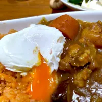 ❤️まーくん亭❤️カレーライス🍛ポーチドエッグのせ