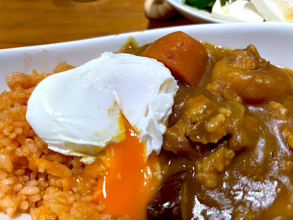 ❤️まーくん亭❤️カレーライス🍛ポーチドエッグのせ|kuririnさん