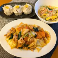 ☆豚肉　野菜のキムチ炒め　☆ザ.シューマイ　☆中華サラダ|chikakoさん